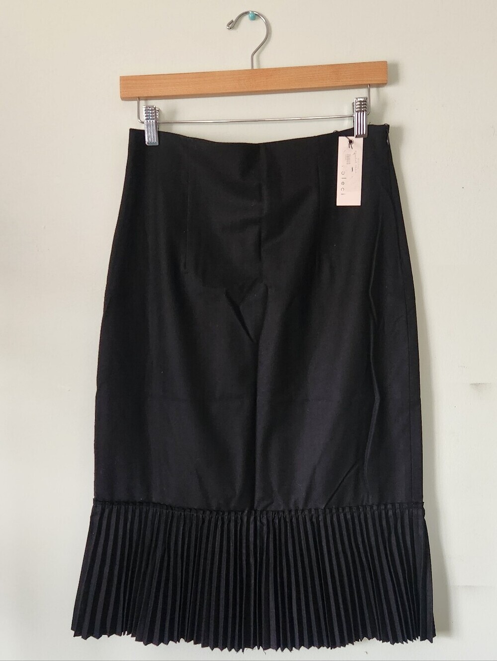 Poleci Black Midi Skirt with Pleated Hem Sz 8